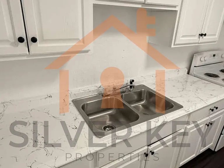 1525 NW Lincoln Ave #1525 — Photo 9