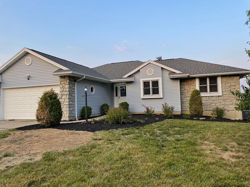 1st image of 12 Thornhill Dr