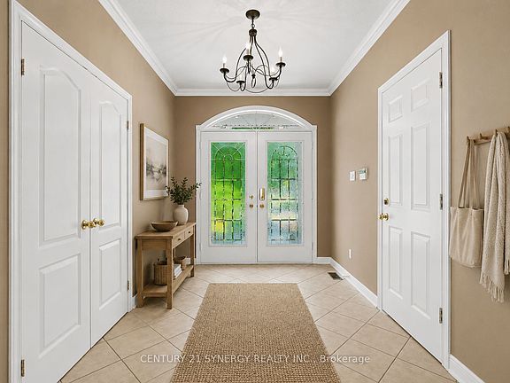 3rd image of 17 Warnock Ct