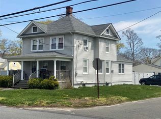121 Penataquit Ave, Bay Shore, NY 11706