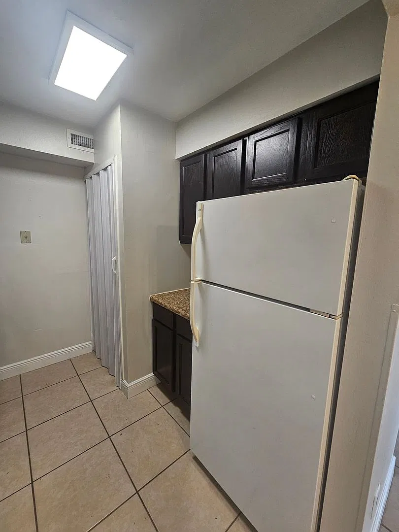 Cute & Affordable Large 1 Bedroom / 1 Bath (Winter Park) — Photo 3