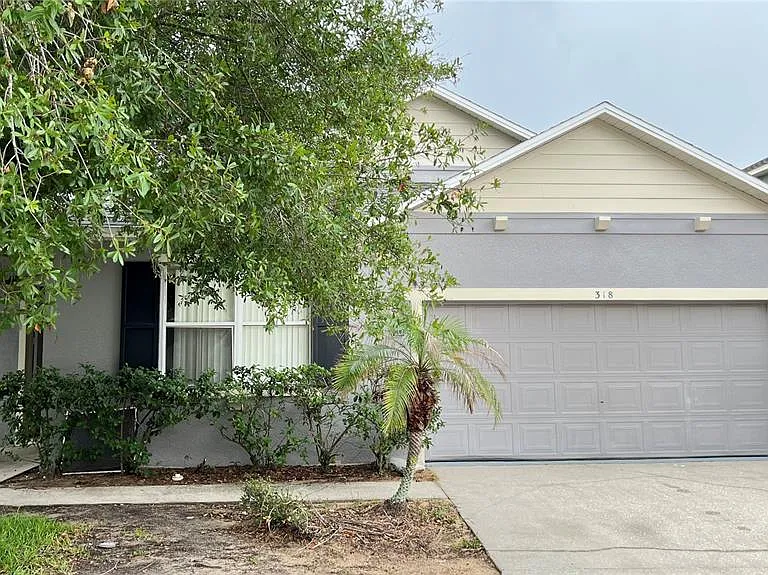 318 Sand Ridge Dr — Photo 1