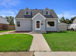 1011 Willmor St, Racine, WI 53402