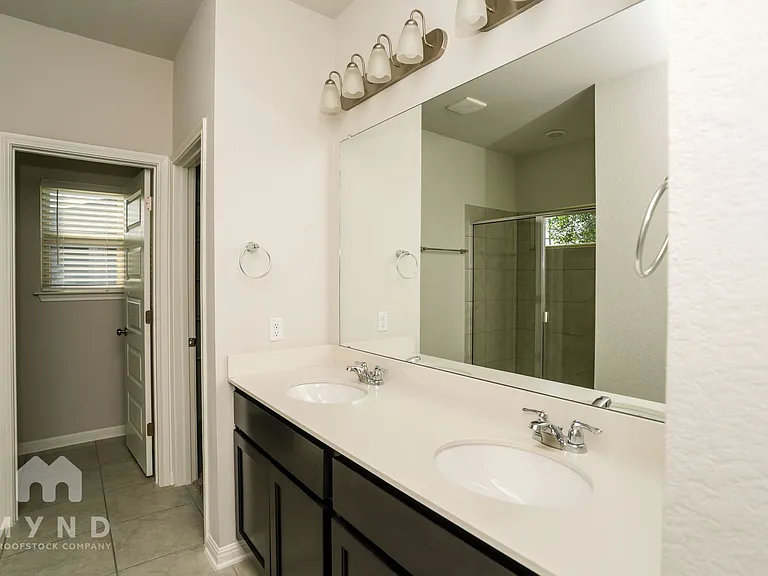 708 Hays Hill Dr — Photo 12