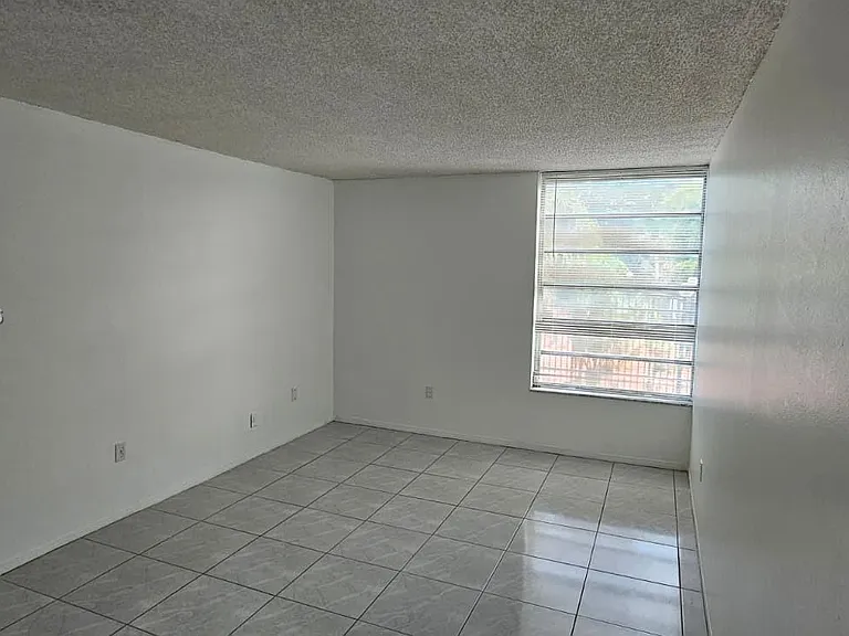 820 NW 87th Ave #201 — Photo 18