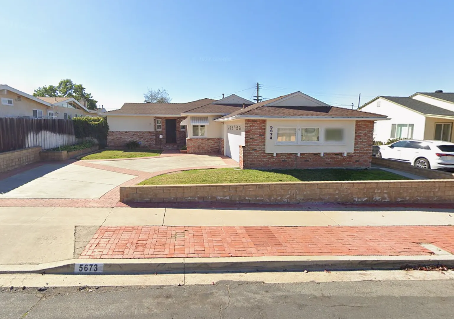 Spacious Allied Gardens Home with Expansive Living Space — Photo 1