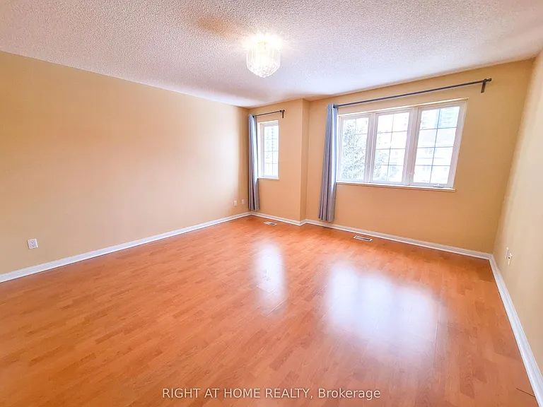 821 Grandview Way — Photo 32