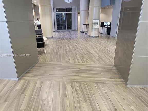 3rd image of 1750 N Bayshore Dr APT 4008