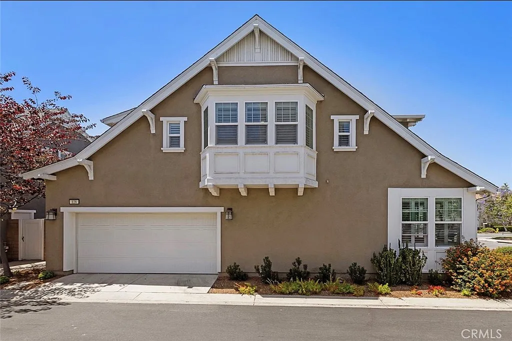 4 bed, 2264 sqft, $5,500 — Photo 2