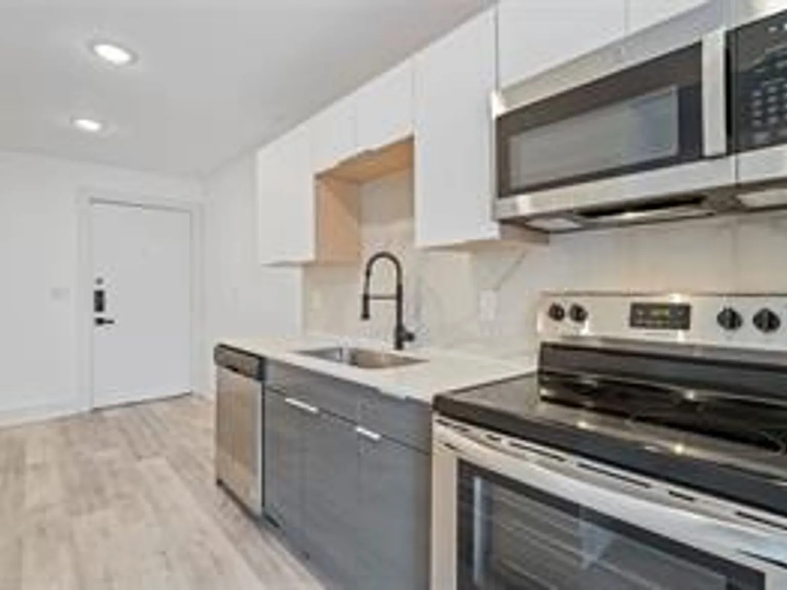4514 Bryan St — Photo 2