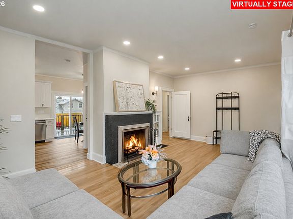 5th image of 2123 SE 52nd Ave