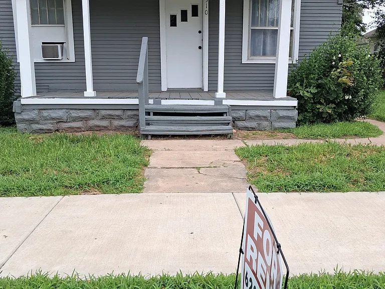 510 W 10th Ave — Photo 1