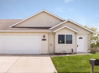 1424 Moluf St, Dekalb, IL 60115