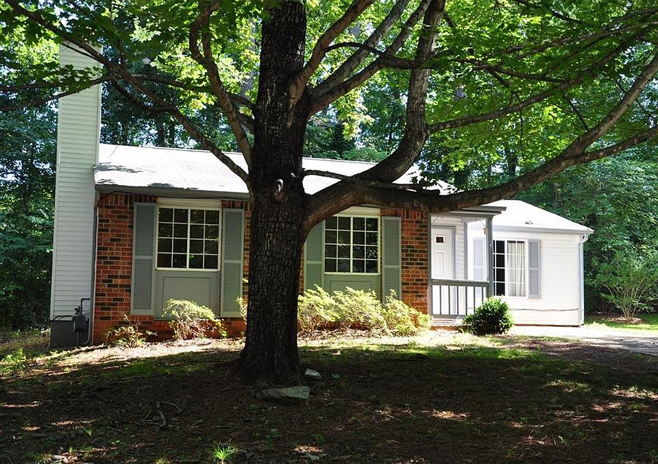 1st image of 350 Hembree Forest Cir