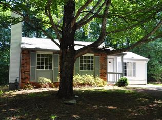 350 Hembree Forest Cir, Roswell, GA 30076