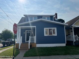 78 James St, Green Island, NY 12183
