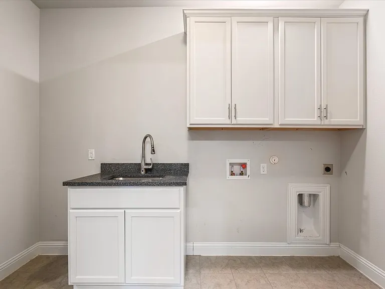 108 Strata Dr — Photo 24