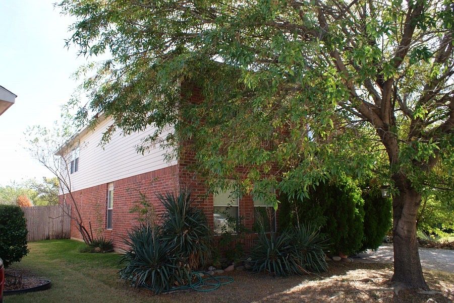 2nd image of 2428 Chestnut Dr