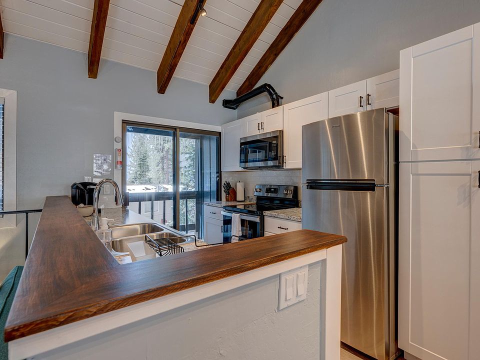 Full kitchen