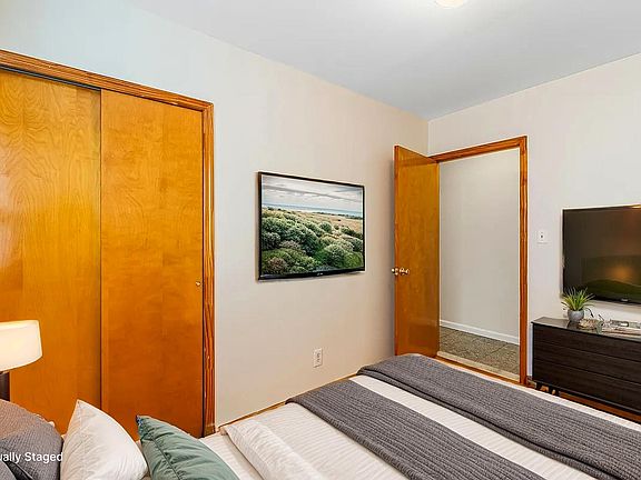 4th image of 22-18 120th St Floor 2