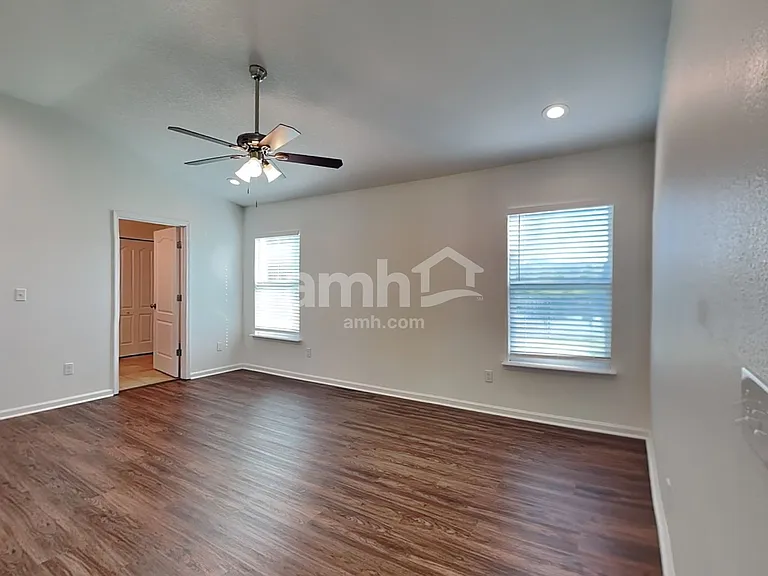 1045 Bains Lake Dr — Photo 9