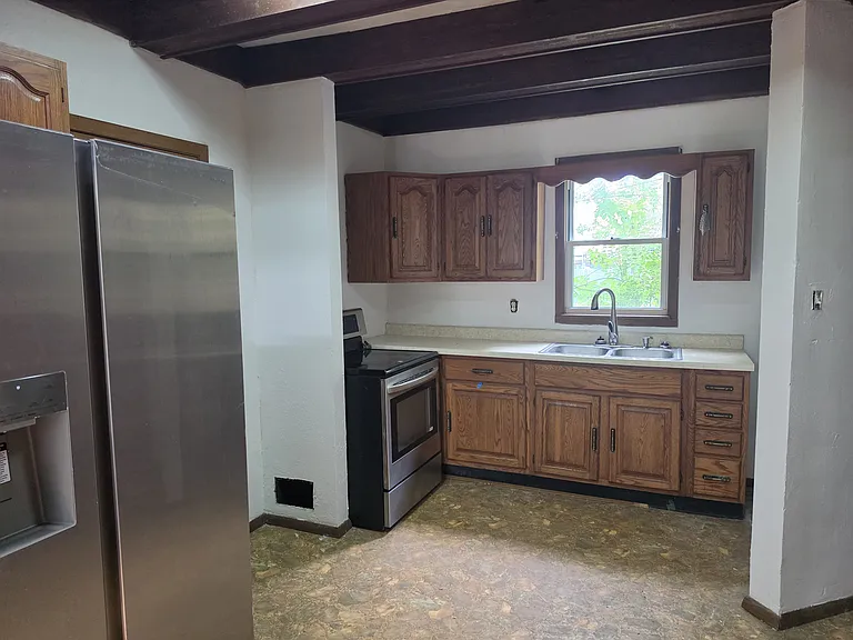 137 Wildon Ave — Photo 8