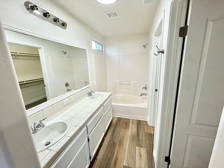 11815 Mantova Ave — Photo 19
