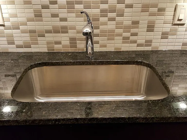 1975 Wilson Ave #4 — Photo 11
