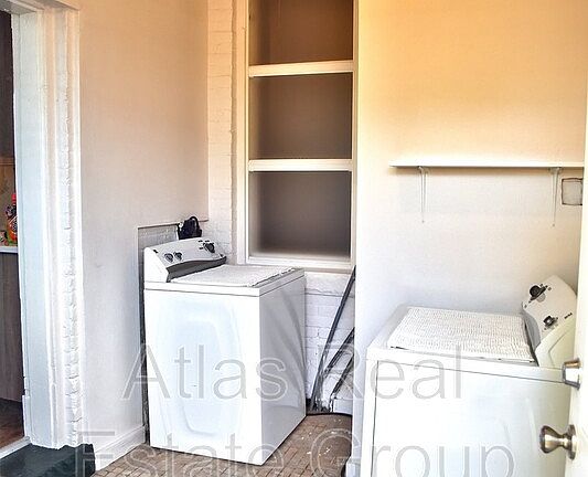 4th image of 3533 W Mansfield Ave Unit D