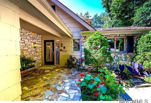 Entry w/Custom Stained Glass