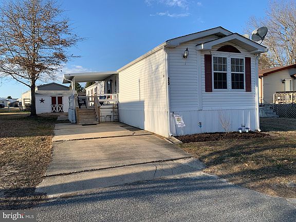 4th image of 25 Marie Ct
