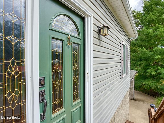 5th image of 6223 Front St