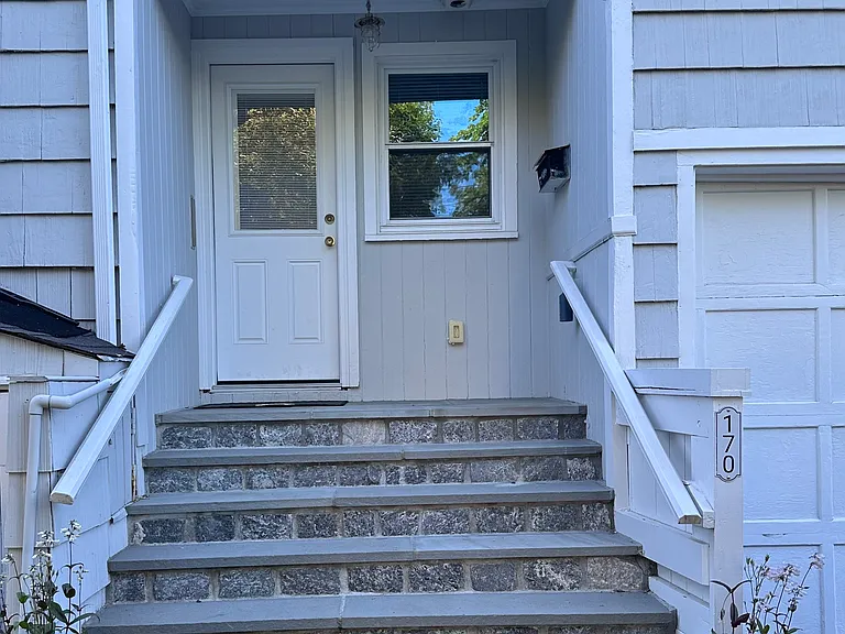 170 Brookfield Ave #1 — Photo 1