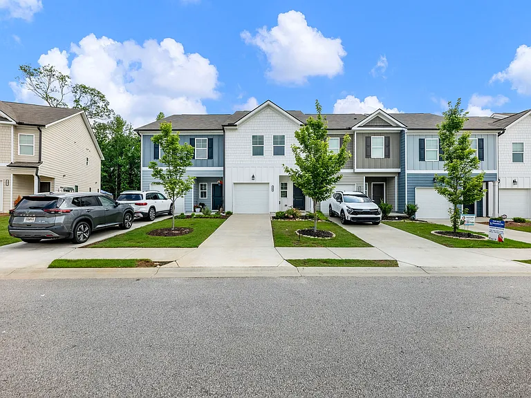 115 Buckingham Ln — Photo 37