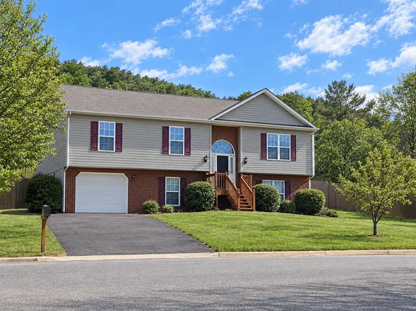 4770 Meadow Crossing Ln NE, Roanoke, VA 24019