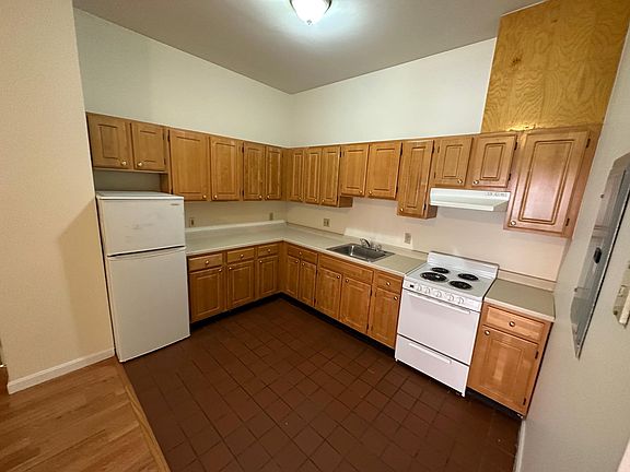 2nd image of 87 Essex St #22
