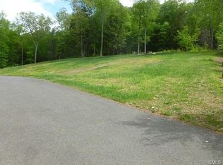 40 Alpine Cir, Sandy Hook, CT 06482