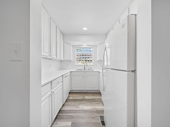 3rd image of 1208 Woodbrook Ln #310