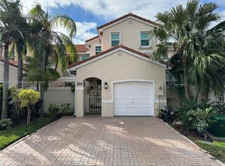 934 Doveplum Ct, Hollywood, FL 33019