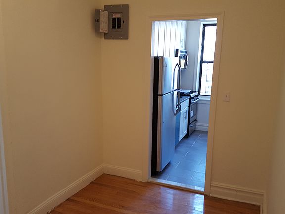 3rd image of 8015 Grenfell St #F20