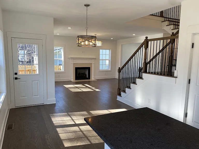 2409 Alameda St — Photo 5