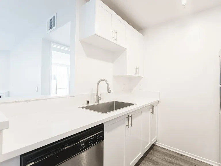 1223 Federal Ave — Photo 57