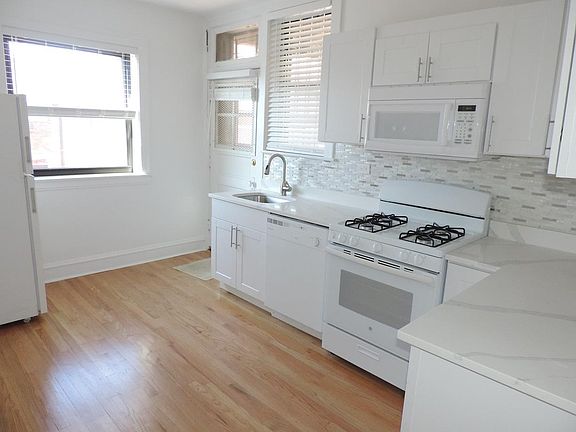 4th image of 7220 N Greenview Ave APT 2