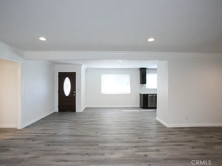15952 Standish Ln — Photo 7