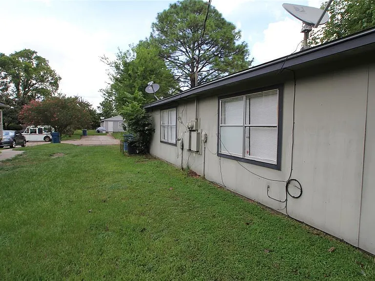 5422 Farley Dr #B — Photo 12