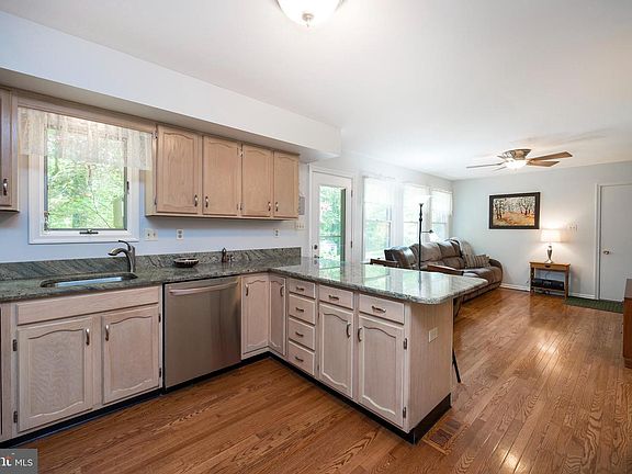 4th image of 112 Brandywine Dr