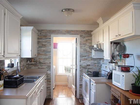 5th image of 60 Waber Ct