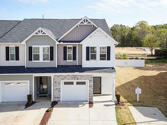 5th image of 424 Leighann Ridge Ln