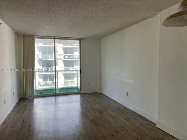 5091 NW 7th St, Miami, FL