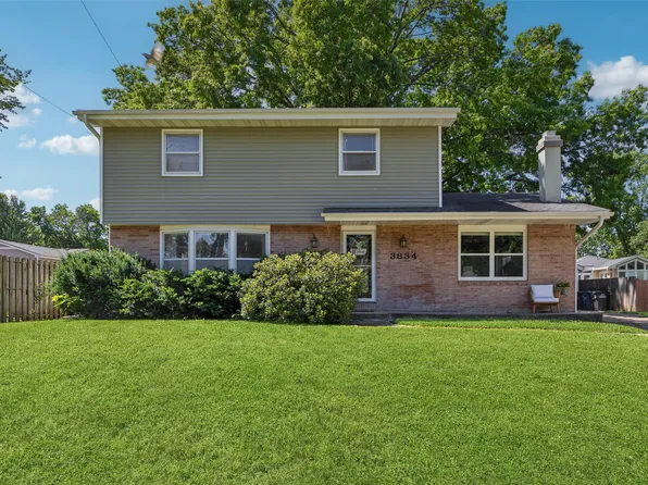 3834 Hillcrest Dr, Des Moines, IA 50310